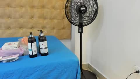 Melanny online show from April 2026 01:30:01 PM