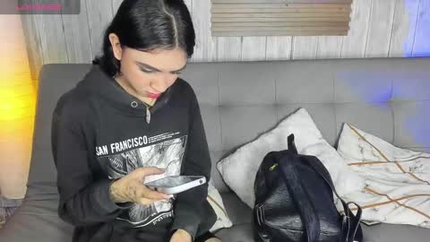 Snapshot of melany_27 chatting on October 2025 02:37:01 PM Melany online show from October 2025 02:37:01 PM