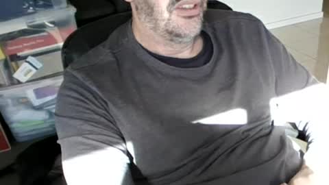 melbguy_075 online show from August 2026 12:34:02 AM