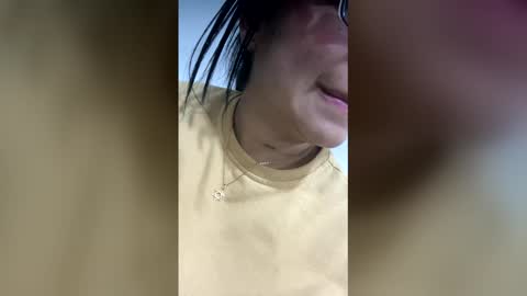 Snapshot of melie_me chatting on March 2026 11:03:01 AM MELIE online show from March 2026 11:03:01 AM
