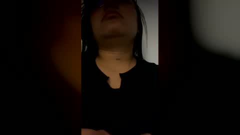 Snapshot of melie_me chatting on April 2026 10:53:02 AM MELIE online show from April 2026 10:53:02 AM