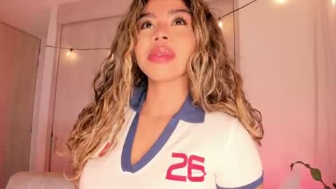 Snapshot of melina_ferrer1 chatting on June 2026 02:09:01 PM EI online show from June 2026 02:09:01 PM