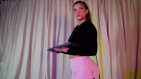 MelinaSmith  online show from June 2026 12:32:02 AM