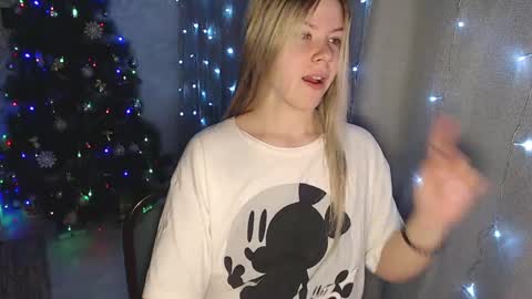 Snapshot of melissa__ray chatting on December 2024 07:32:01 PM Melissa Ray online show from December 2024 07:32:01 PM