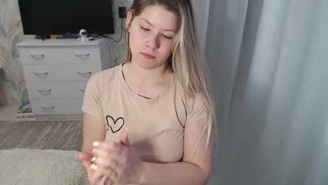 Snapshot of melissa__ray chatting on February 2025 10:07:01 AM Melissa Ray online show from February 2025 10:07:01 AM