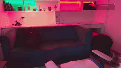 Lissa  online show from November 2025 11:34:01 AM