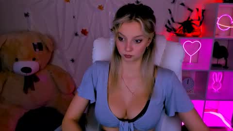 Snapshot of melissa_richardson chatting on November 2025 12:28:01 PM Melissa online show from November 2025 12:28:01 PM