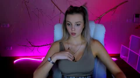 Snapshot of melissa_richardson chatting on November 2025 12:15:02 PM Melissa online show from November 2025 12:15:02 PM