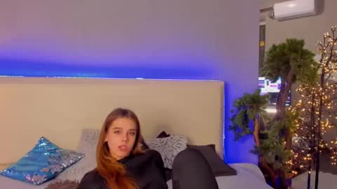 Snapshot of melissacrayzy chatting on February 2025 09:43:02 AM MelissaCrayzy online show from February 2025 09:43:02 AM