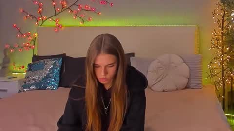 Snapshot of melissacrayzy chatting on November 2025 02:53:02 PM MelissaCrayzy online show from November 2025 02:53:02 PM