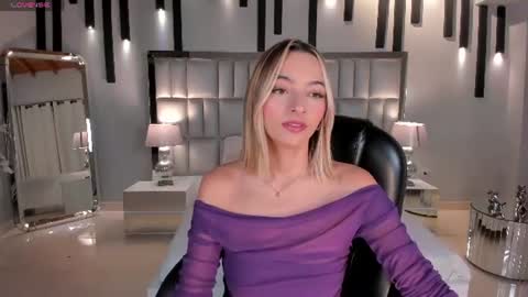 Snapshot of melissamoore_ chatting on June 2026 09:56:01 AM Call me Meli online show from June 2026 09:56:01 AM
