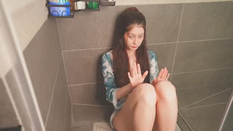 Snapshot of melissaxcbx chatting on November 2025 01:44:02 PM NEXT STREAM in 7 3gmt--- online show from November 2025 01:44:02 PM