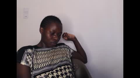 Snapshot of mellanin_pretty_ chatting on December 2024 01:24:01 PM . online show from December 2024 01:24:01 PM