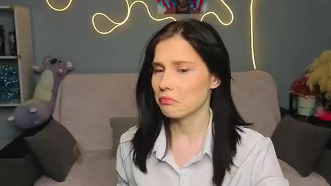 Snapshot of mellhyees chatting on February 2026 05:17:02 PM mellhyees online show from February 2026 05:17:02 PM