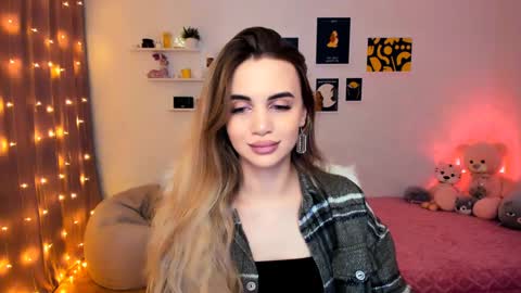 Tessa online show from December 2024 08:32:02 PM