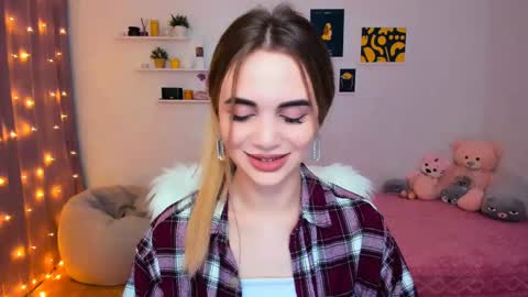 Tessa online show from January 2025 08:32:01 PM