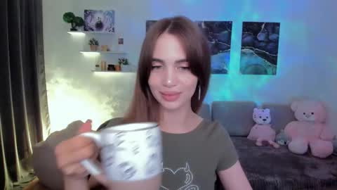 Tessa online show from September 2025 09:15:02 PM