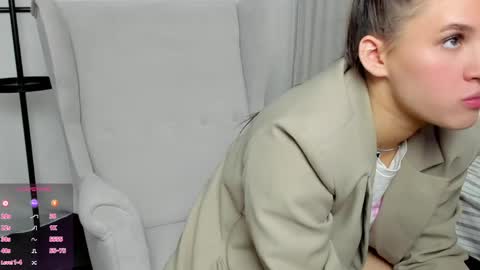Lia online show from April 2026 10:45:02 PM