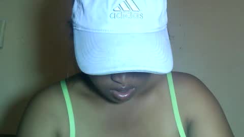 Snapshot of mellissia02 chatting on November 2025 04:28:02 PM mellissa online show from November 2025 04:28:02 PM