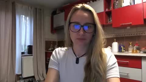 Snapshot of melly_rosey chatting on October 2025 07:07:02 AM Melly online show from October 2025 07:07:02 AM