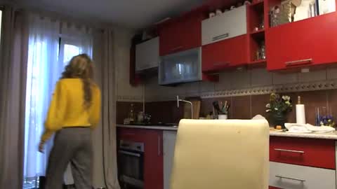 Snapshot of melly_rosey chatting on October 2025 08:16:02 AM Melly online show from October 2025 08:16:02 AM