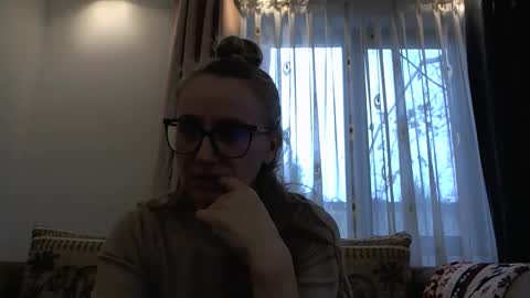 Snapshot of melly_rosey chatting on November 2025 07:18:02 AM Melly online show from November 2025 07:18:02 AM