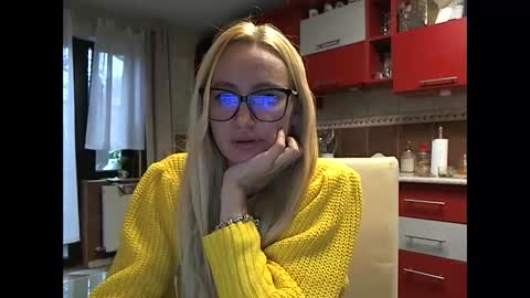 Snapshot of melly_rosey chatting on November 2025 08:28:01 AM Melly online show from November 2025 08:28:01 AM