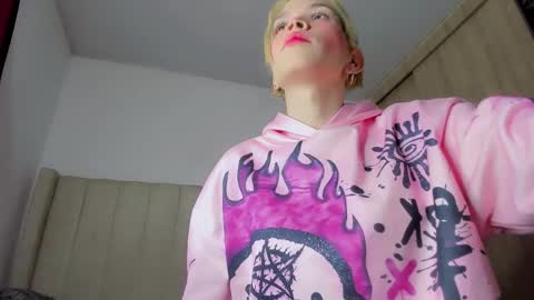 Melo online show from October 2025 08:37:01 AM