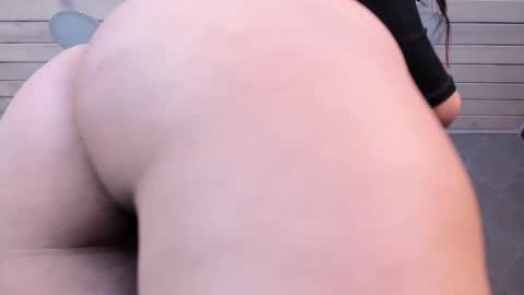 Snapshot of melody_hanks chatting on March 2025 06:59:02 PM melody_hanks online show from March 2025 06:59:02 PM