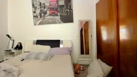 Snapshot of melody_maxi chatting on December 2024 08:19:02 AM Melody and Maxi online show from December 2024 08:19:02 AM