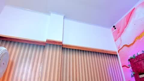 Snapshot of melody_paris chatting on February 2025 10:48:01 AM Mixie online show from February 2025 10:48:01 AM