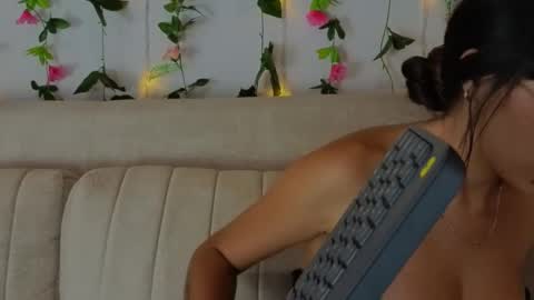 Melody Winx online show from October 2025 02:20:01 AM