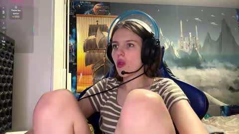 Hi Im Aria 18 years old online show from February 2026 04:05:02 PM