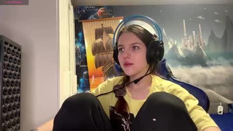 Hi Im Aria 18 years old online show from March 2026 05:08:01 PM