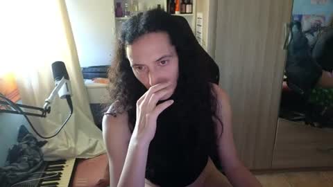 Snapshot of memisecrets chatting on June 2026 04:28:02 PM Megumi Aina online show from June 2026 04:28:02 PM
