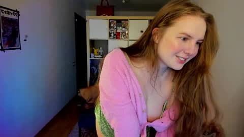 Snapshot of meow_k1tty chatting on April 2026 02:57:01 AM Flora Next stream November 17th at 6 GMT online show from April 2026 02:57:01 AM