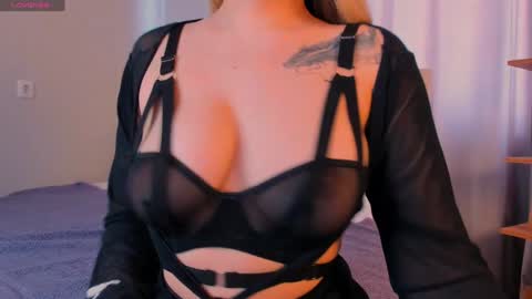 Snapshot of meow_rinnie chatting on January 2025 08:19:01 AM My links --- online show from January 2025 08:19:01 AM