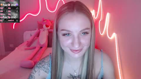Snapshot of meowwmirra chatting on May 2026 10:42:02 AM Mirrra online show from May 2026 10:42:02 AM