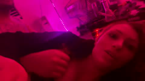 Snapshot of meowzers777 chatting on December 2024 09:33:02 AM meowzers777 online show from December 2024 09:33:02 AM