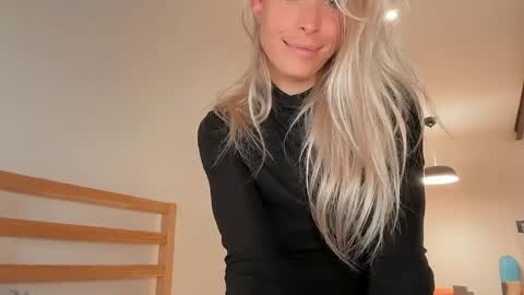 mer_kel online show from April 2026 12:11:02 AM