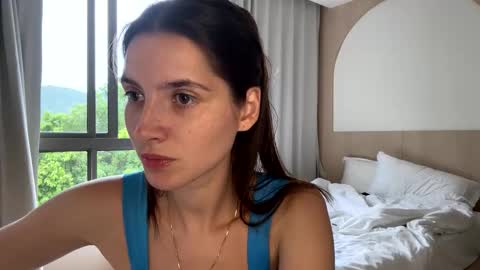 Snapshot of meralynn chatting on May 2026 08:22:01 AM LEVA online show from May 2026 08:22:01 AM