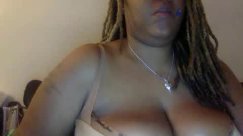 mercedesbuxxx online show from December 2025 05:12:02 AM