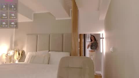 Mercedesss  online show from November 2025 04:13:02 PM