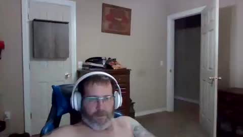 mercer1977 online show from December 2025 04:45:02 PM