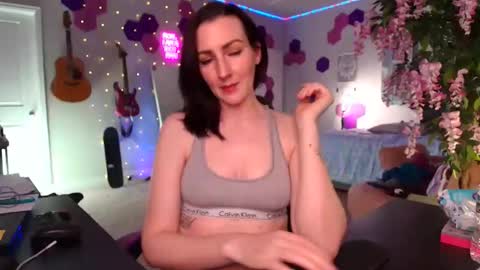 Meredith Bae online show from April 2026 01:22:02 AM