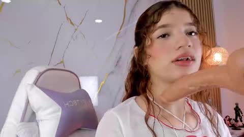 meridacute_ online show from October 2025 09:57:01 PM