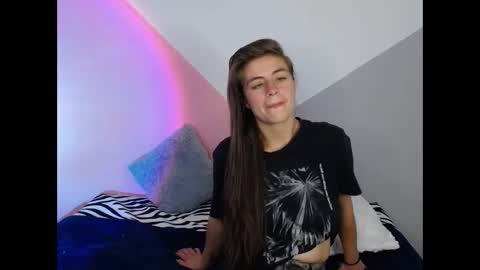 MERILY online show from November 2025 06:42:02 PM