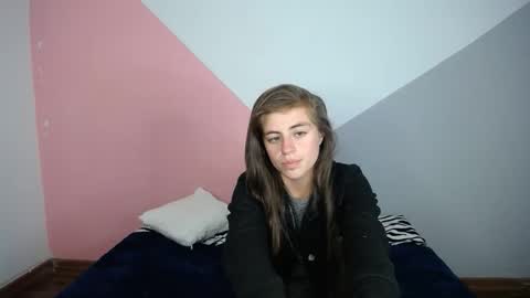 MERILY online show from December 2025 10:39:02 PM