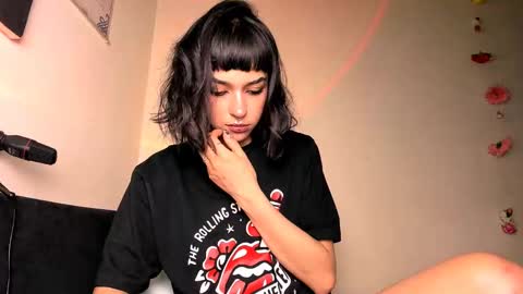 Snapshot of merlynn_ chatting on December 2024 08:56:01 AM Diane 3 online show from December 2024 08:56:01 AM