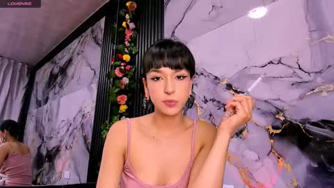 Snapshot of merlynn_ chatting on September 2025 12:43:02 AM Diane 3 online show from September 2025 12:43:02 AM